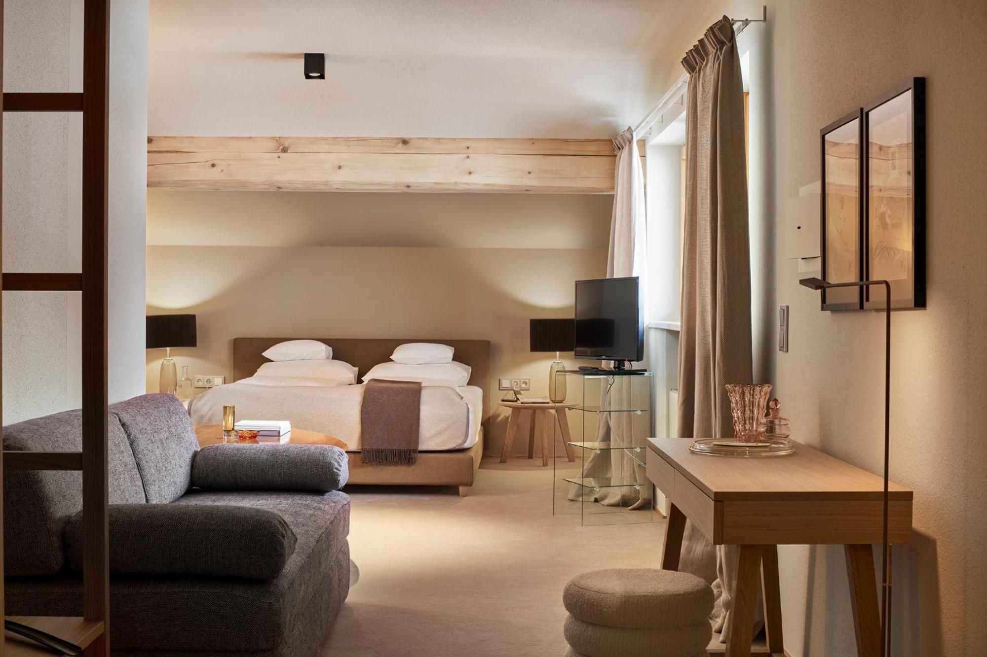 Hotel Schwarzwand レッヒ エクステリア 写真