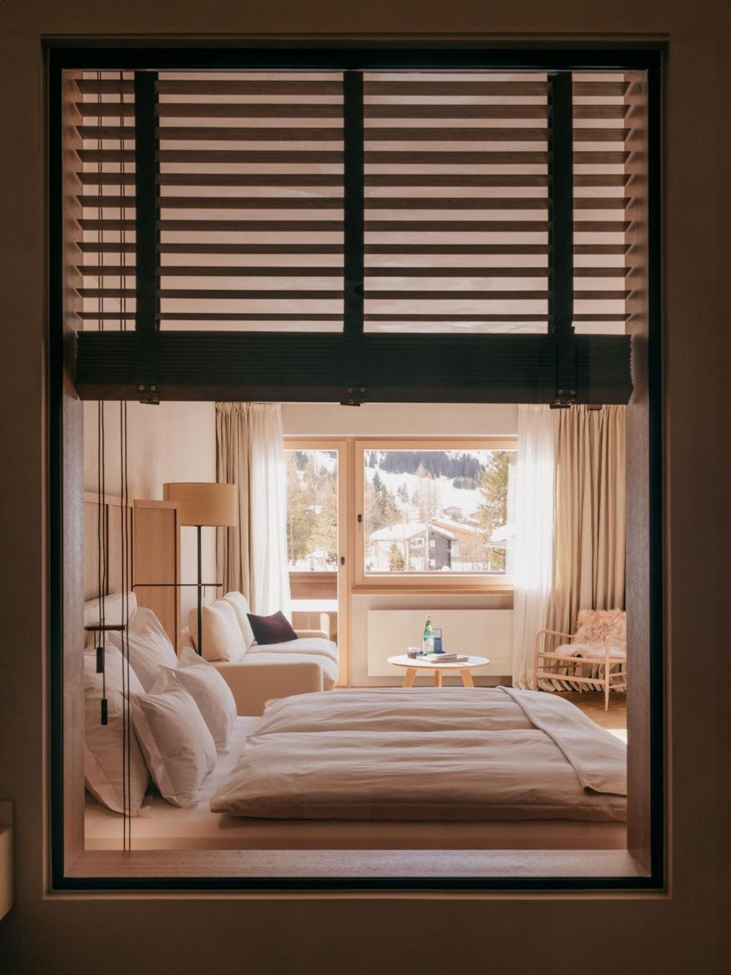 Hotel Schwarzwand レッヒ エクステリア 写真