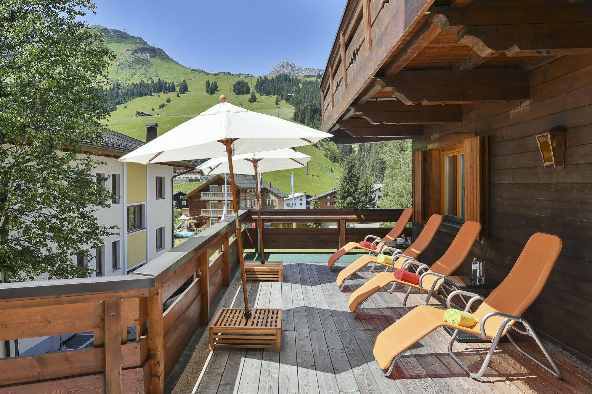 Hotel Schwarzwand レッヒ エクステリア 写真