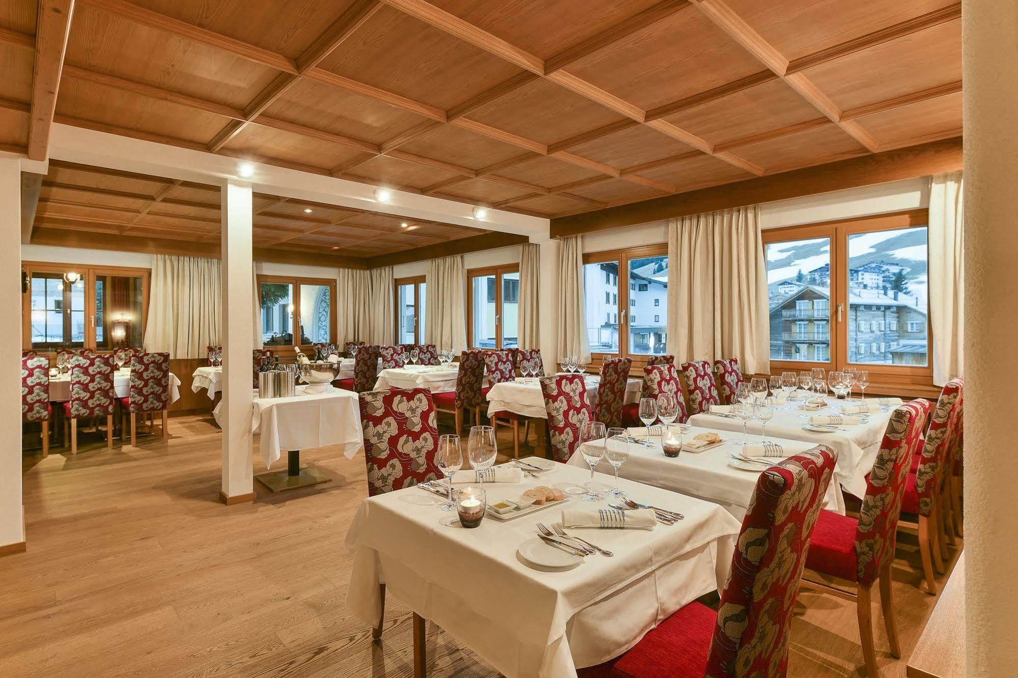Hotel Schwarzwand レッヒ エクステリア 写真